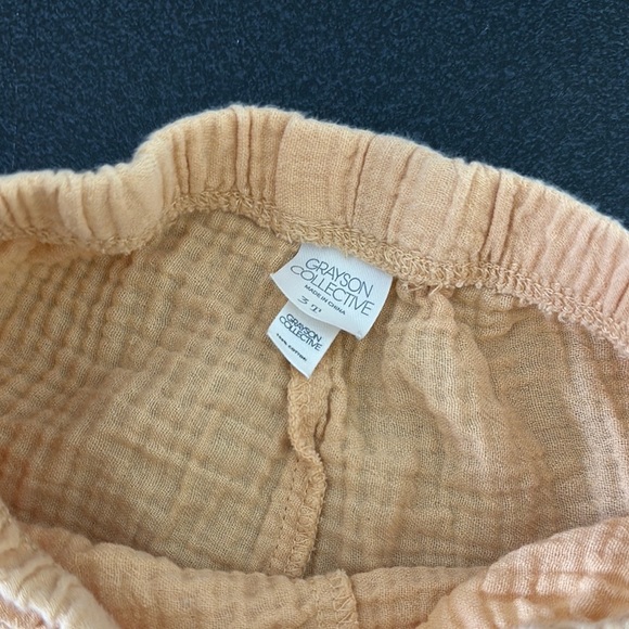 Kids orange Ruffle Shorts - Picture 2 of 2